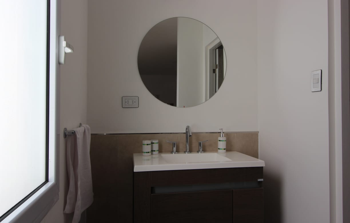 Baño completo del Departamento T